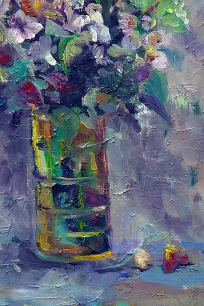Yağlı boyalarla yapılan resim gibi hayat, içinde güzel bir buket yaban çiçeği olan cam bir vazoyu tasvir ediyor. Renklerin ahenkli bir kombinasyonu yaz havasını taşır..