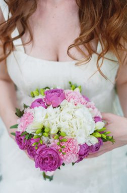 Gelin ve düğün buketi