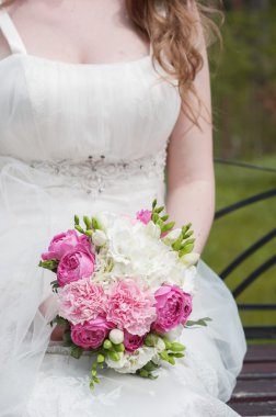 Gelin ve düğün buketi