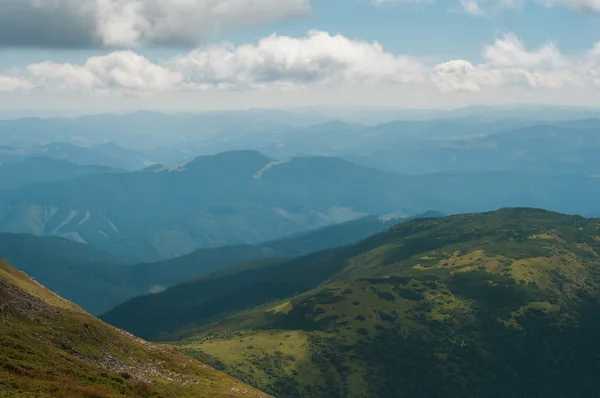 Paisaje de Cárpatos Montaña — Foto de Stock