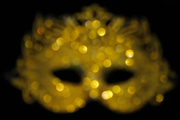Zdezorientowana Złota Maska Karnawałowa Bokeh — Zdjęcie stockowe