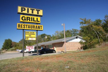 Tarihi Pitt Grill Restoranı ve imzası Filistin, TX