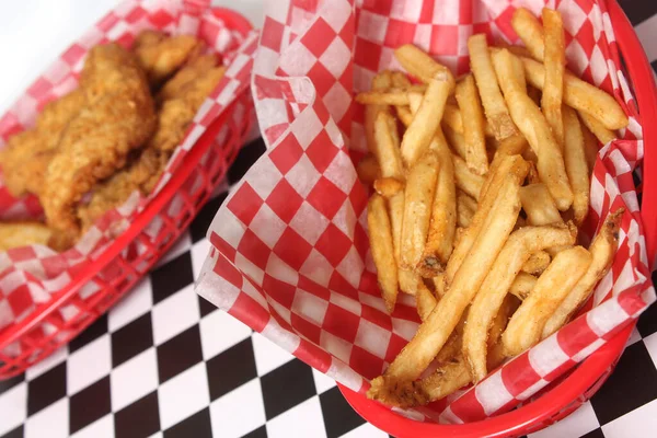 Chicken Tenders Met Toast Retro Diner Tafel — Stockfoto