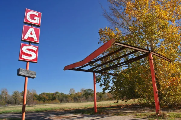 Terk Edilmiş Benzin İstasyonu Doğu Teksas