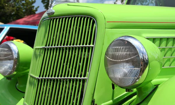 Vintage Hot Rod Car Close Brillante Coche Verde —  Fotos de Stock