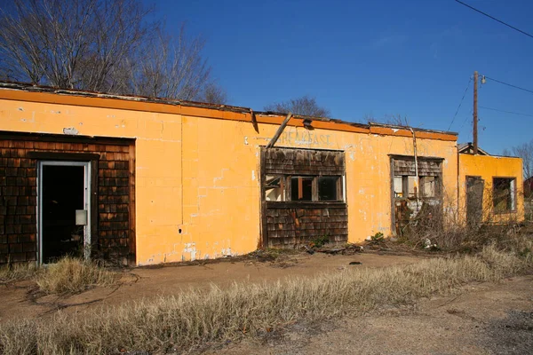 Edificio Amarillo Destruido Por Fuego — Foto de Stock
