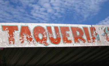 Terk Edilmiş Taqueria İşareti Mavi Gökyüzü