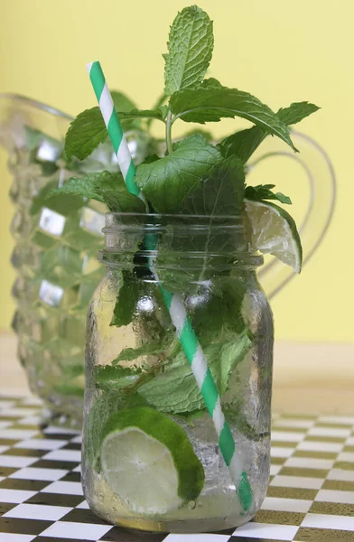 Fresh Mojito Cocktail Checkered Table — Stock Photo, Image