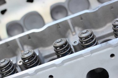 Vintage otomobil için sekiz silindir kapaklı motor başı