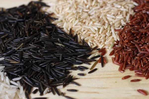 Arroz Jasmim Arroz Selvagem Preto Arroz Marrom Vermelho Himalaia Arroz — Fotografia de Stock