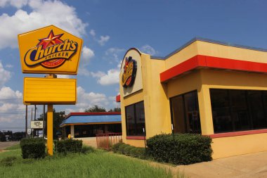 Whitehouse, TX - 19 Eylül 2018 Terk Edilmiş Kiliseler Tavuk Restoranı Arkasında Terk Edilmiş Burger King