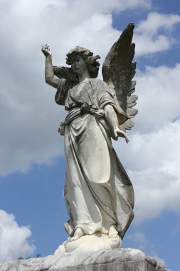 Kırsal Mezarlıkta 1800 'lerin sonundan kalma tarihi bir heykel. Doğu TX