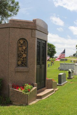 Tyler Texas 'taki Rose Hill Mezarlığı' ndaki Granit Anıtmezar