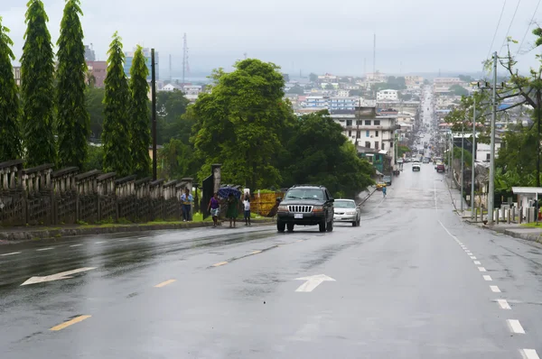 Monrovia üzerinde geniş cadde bak. — Stok fotoğraf