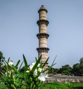 Pavagadh Şampanyası Gujarat Hindistan 'dan Jami Camii.