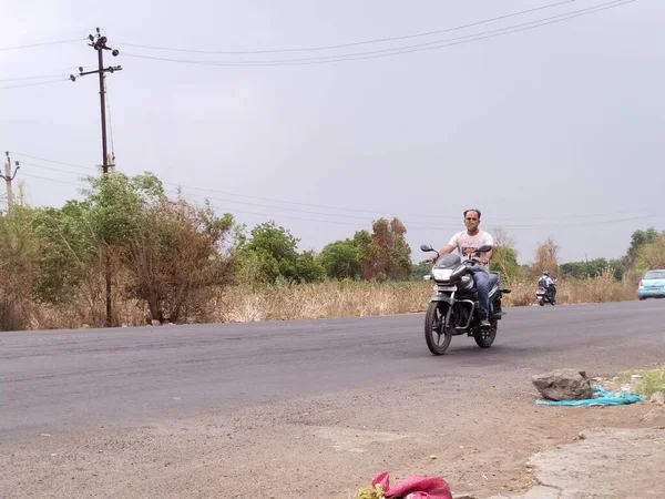 Vadodara Gujarat Μάιος 2021 Ποδήλατο Και Δρόμος — Φωτογραφία Αρχείου