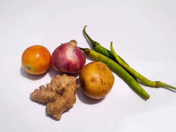 Comida Vegetal Fundo Branco — Fotografia de Stock