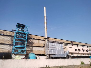 Sanayi fabrikası ve bacası