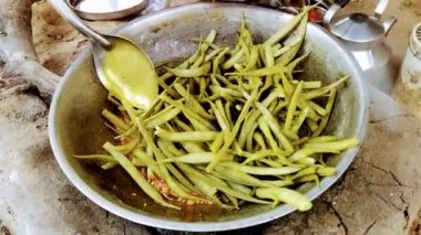 Vadodara Gujarat 'tan Hint köyü yemekleri
