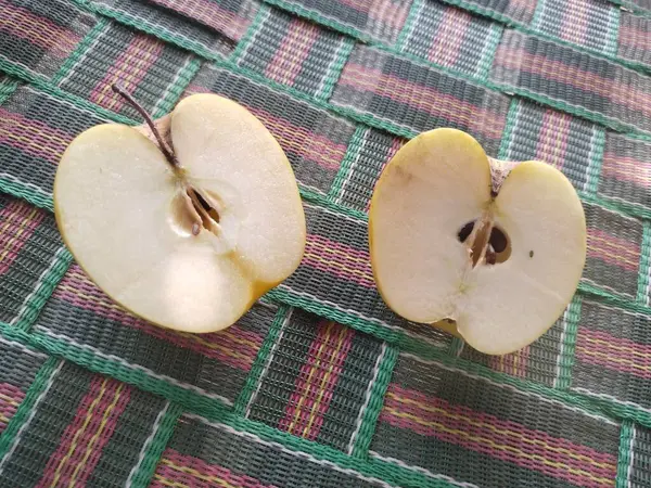 黄色のリンゴと食べ物 — ストック写真