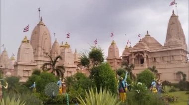 Güzel Hindu Swaminarayan tapınağı Nilkanth dham poicha Gujarat Hindistan 'dan
