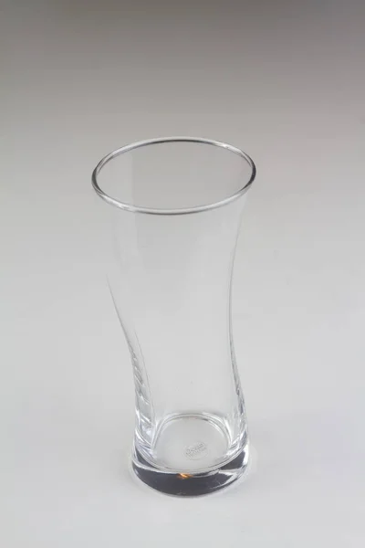 空杯子 在白色背景上隔离 — 图库照片
