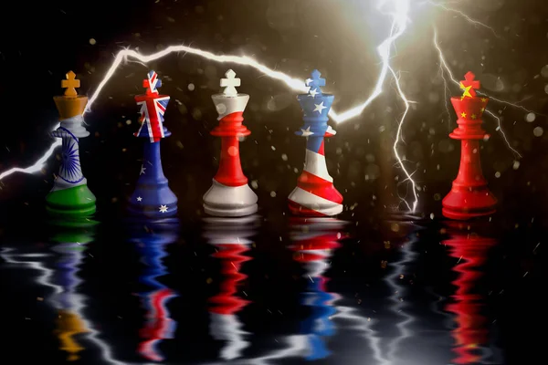 Japonya, Avustralya, biz ve Hindistan Avlusu artı ülkelerin bayrakları. Satranç kralı. dörtlü Çin 'e karşı konsepti.