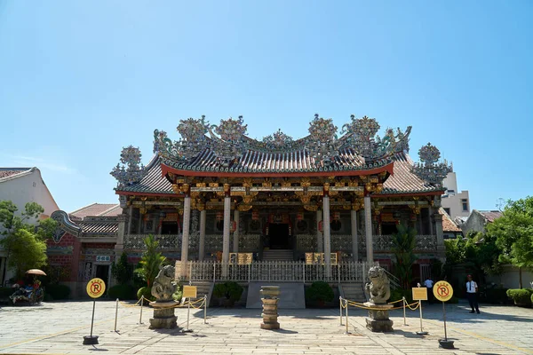 Penang, Malezya 'daki ünlü tapınak Khoo Kongsi Tapınağı' nın girişi.