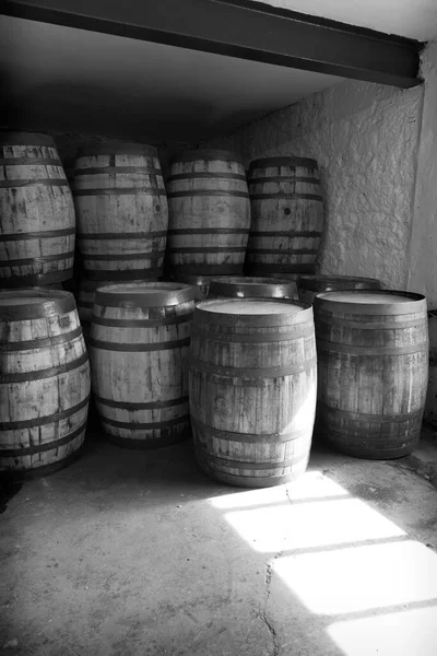 Black White Old Whisky Barrels Stacked Warehouse Ready Fill Raw — Stock Photo, Image