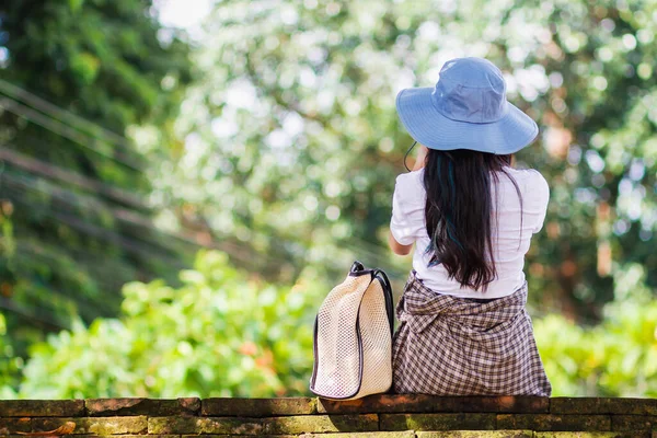 Soft Focus Eine Junge Frau Die Allein Einem Tempel Chiang — Stockfoto