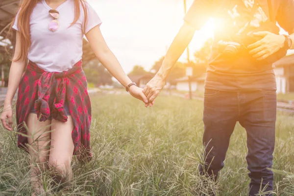 Valentine Couples Walk Hand Hand Aisles See Beautiful Scenery Morning — Stock Photo, Image