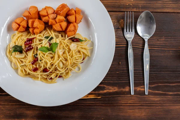 Gebratene Spaghetti Mit Getrockneter Chilisoße Nach Thailändischer Art Und Scharfe — Stockfoto