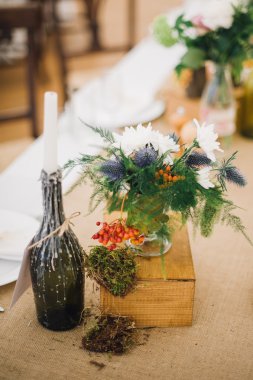 Yakın çekim görünümü güzel düğün çiçek kompozisyon 