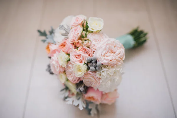 Nahaufnahme Eines Eleganten Brautstraußes Hellrosa Und Weißen Farben — Stockfoto