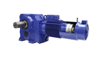 Elektrikli motoru olan açısal şanzıman. Elektrikli motorlu indirgeyici. Beyazda izole edilmiş. Endüstriyel teknoloji. Teknik ekip. Makinelerin ve mekanizmaların ayrıntıları. Dişliler. Vites kutusu