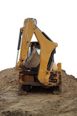 Sarı traktör. Sarı buldozer. Sarı kazıcı. Beyazlar üzerinde kumla izole edilmiş.
