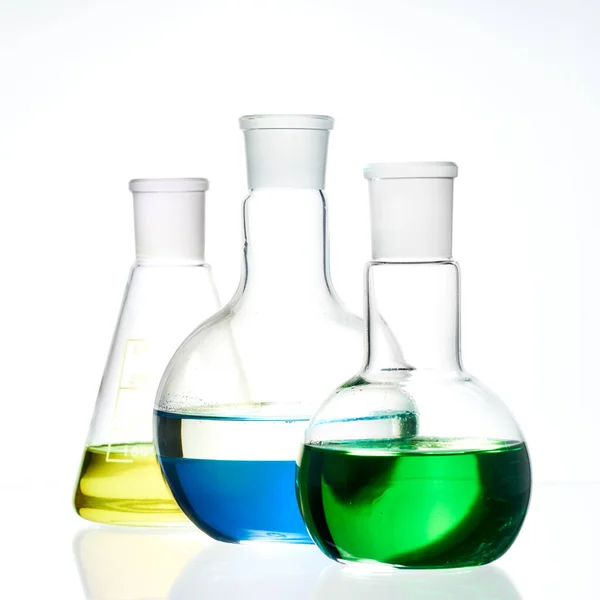 Γυάλινες Φιάλες Χημικά Δοχεία Γυάλινες Φιάλες Ένα Χημικό Γυάλινα Σκεύη — Φωτογραφία Αρχείου