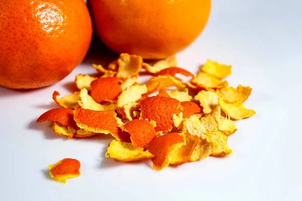 Cáscara Mandarina Pelada Con Fruta Entera Fondo Enfoque Selectivo —  Fotos de Stock