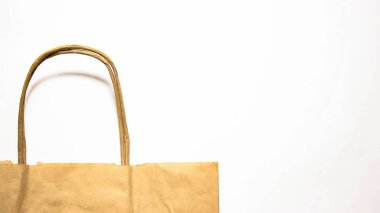 Beyaz arka planda boş bir market eko-paketi. Üst görünüm.