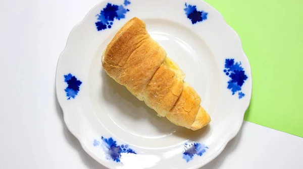 Tabağında Protein Kremi Olan Puf Böreği Üst Görünüm — Stok fotoğraf