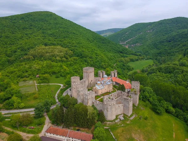 Mosteiro Fortificado Manasija Sérvia Fotos De Bancos De Imagens Sem Royalties