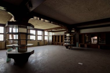 Sırbistan 'da terk edilmiş cam fabrikası 