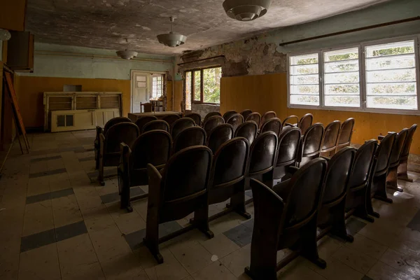 Elhagyott Falusi Iskola Szerbiában — Stock Fotó