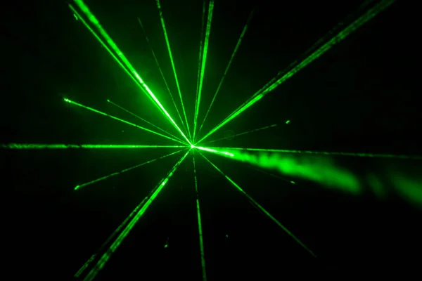 Grüner Laserstrahl Durch Den Nebel — Stockfoto