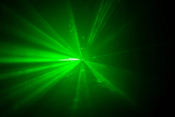 Feixe Laser Verde Através Névoa — Fotografia de Stock
