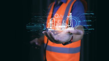 Fabrika otomasyonu, veri analizi ve modern imalat teknolojisindeki endüstriyel yenilik için dijital hologram arayüzü kullanan mühendisle birlikte akıllı endüstri kavramı.