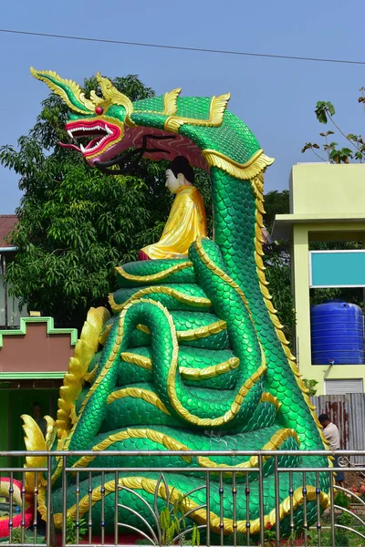 Myanmar Buddha Statue Two Burmese Green Dragons — Stock Photo, Image