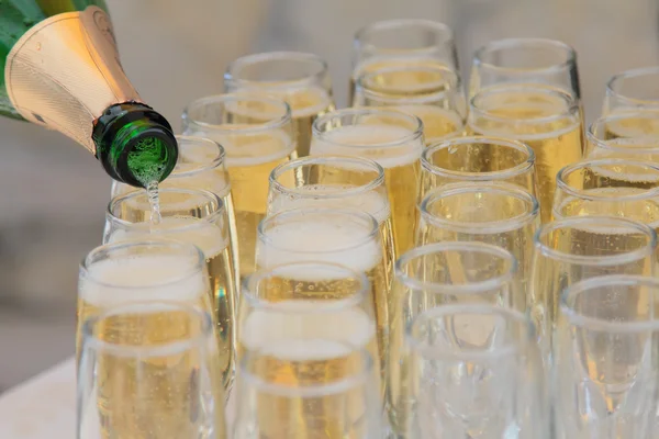 Şampanya ve gözlük