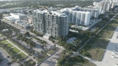 Daireler gökyüzünden Miami Plajı 'na bakıyor..