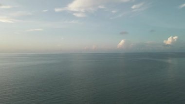 Sinematik panoramik görüntüler okyanus manzarası